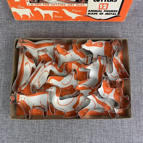 Vintage Box of 12 Metal Barnyard Cooky Cookie Cutters For 